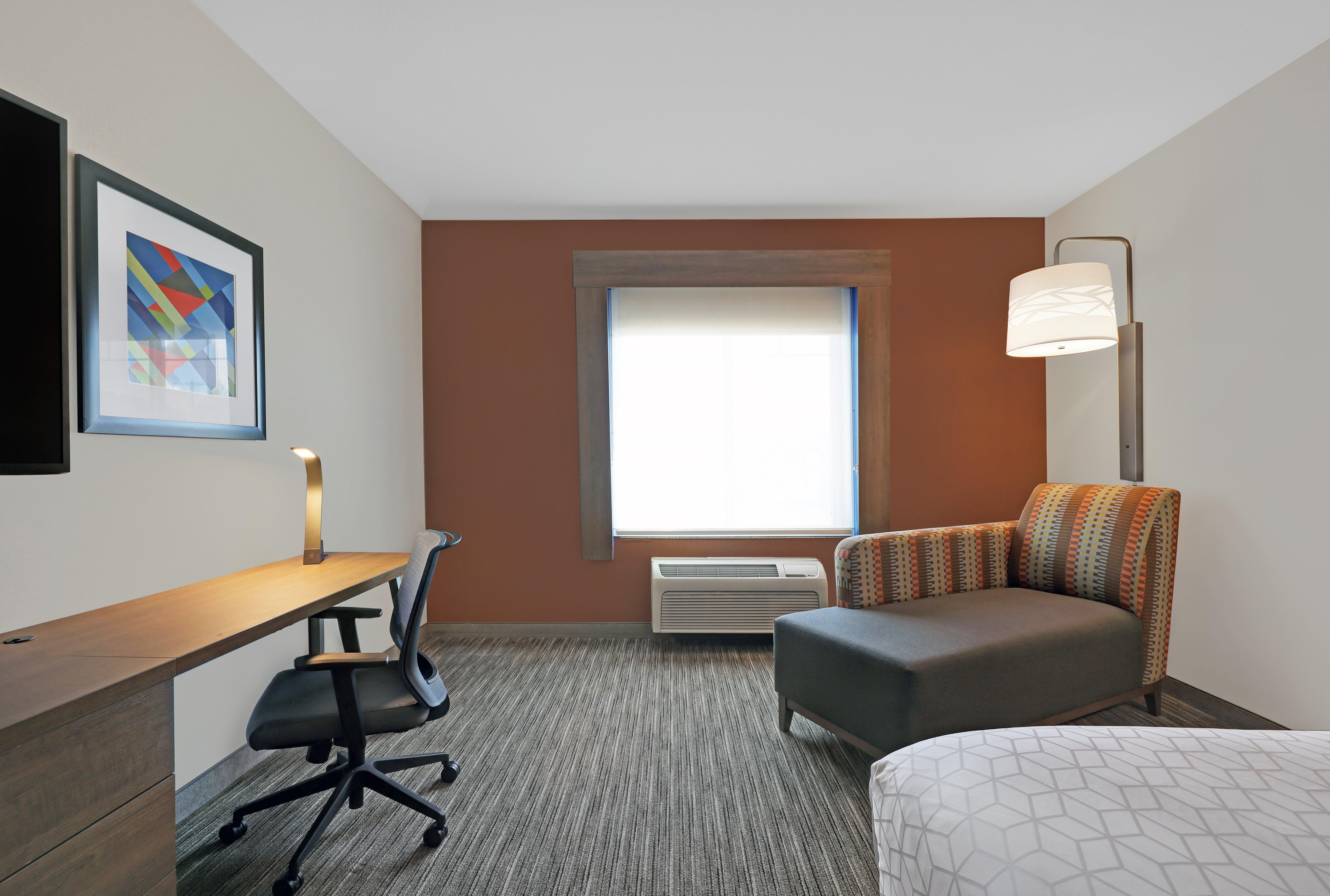 Holiday Inn Express Newport By Ihg Exterior photo
