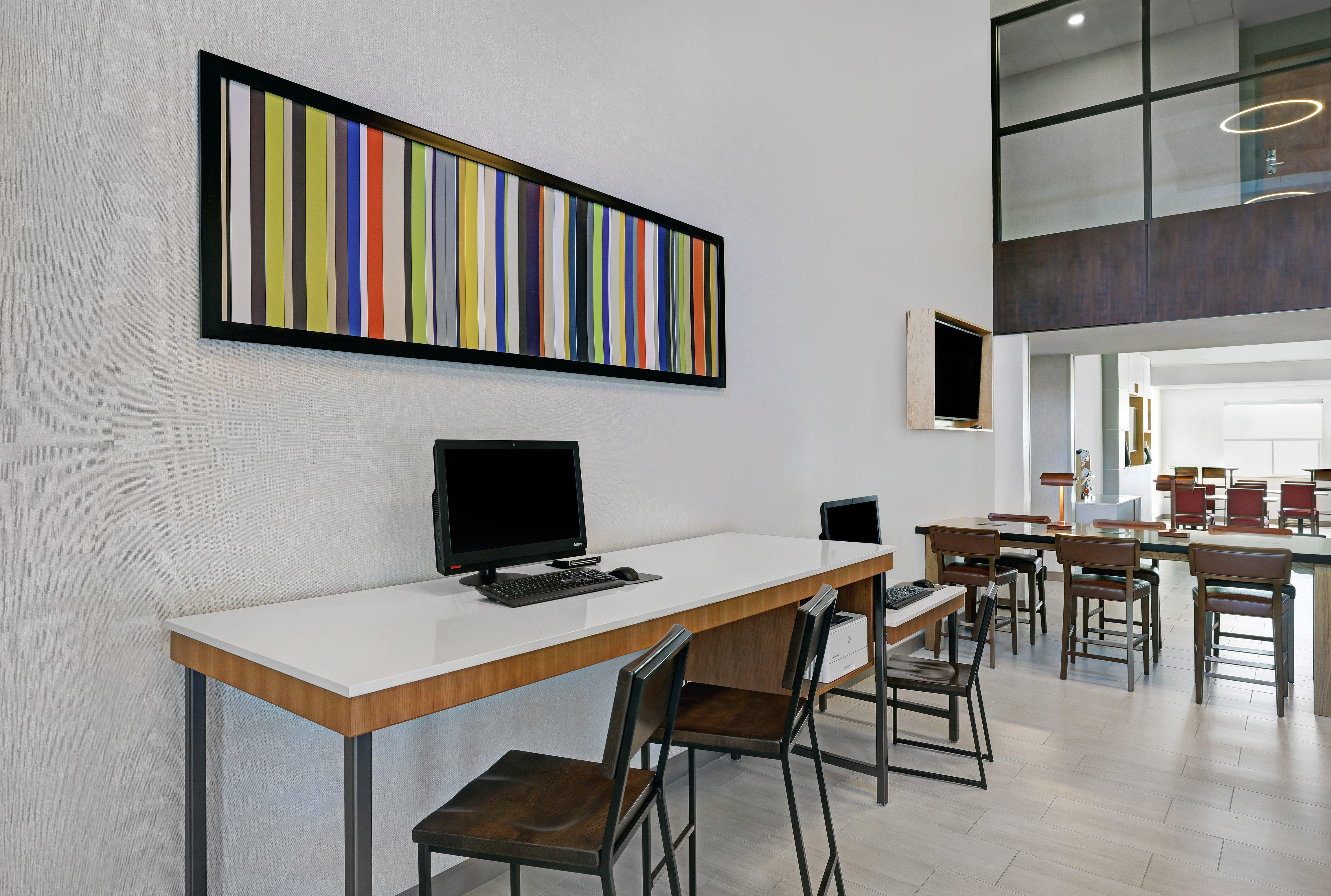 Holiday Inn Express Newport By Ihg Exterior photo