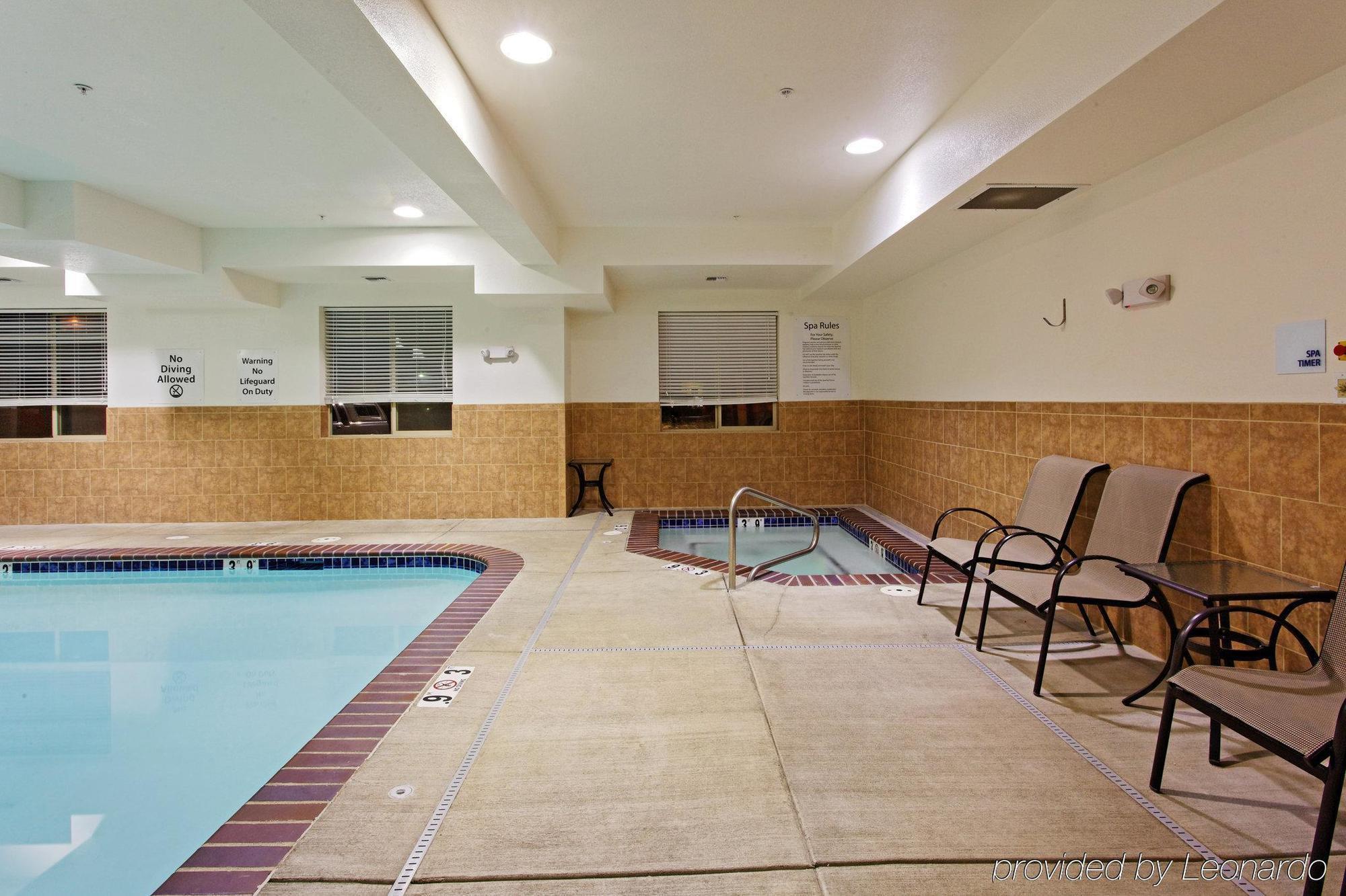 Holiday Inn Express Newport By Ihg Facilities photo
